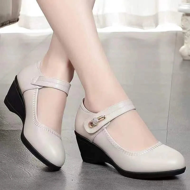 Esme Mid-Heel Pumps