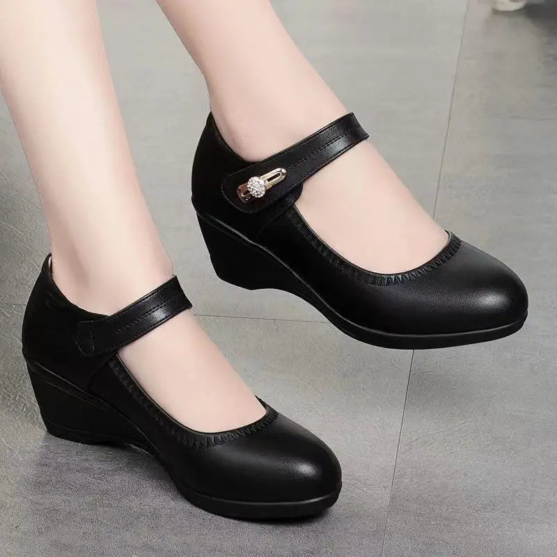 Esme Mid-Heel Pumps